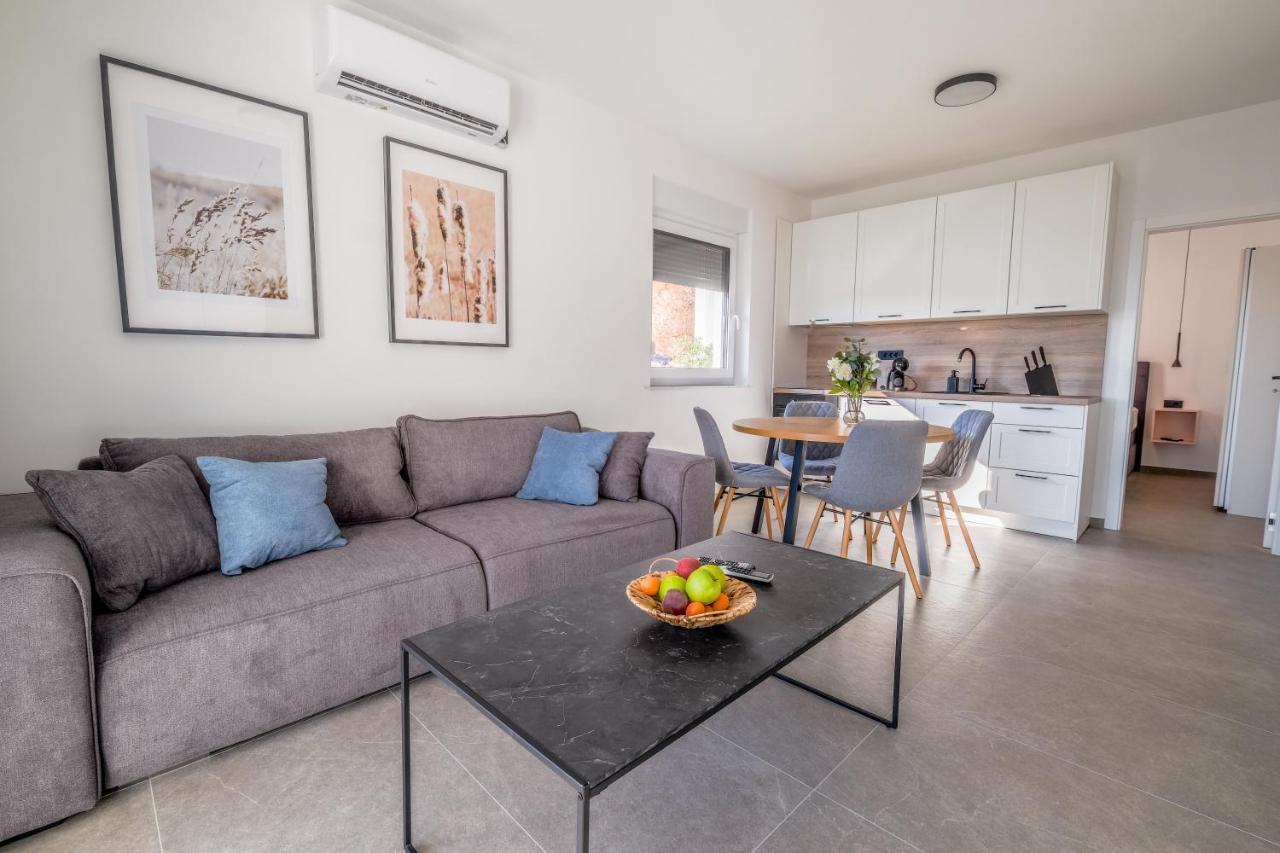 Apartment House Vista Цриквениця Екстер'єр фото
